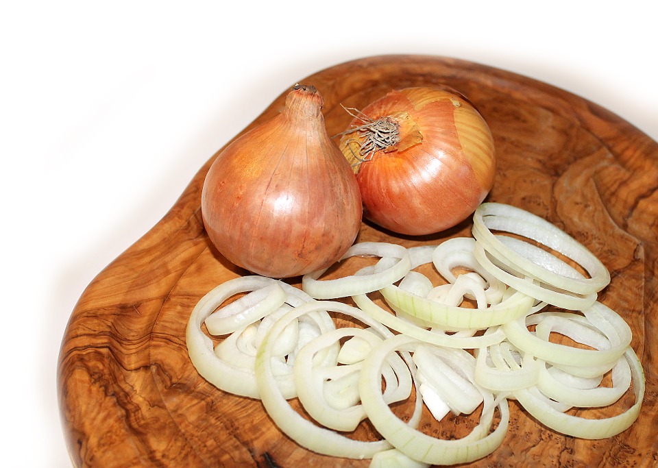 zwiebel-gegen-ohrenschmerzen