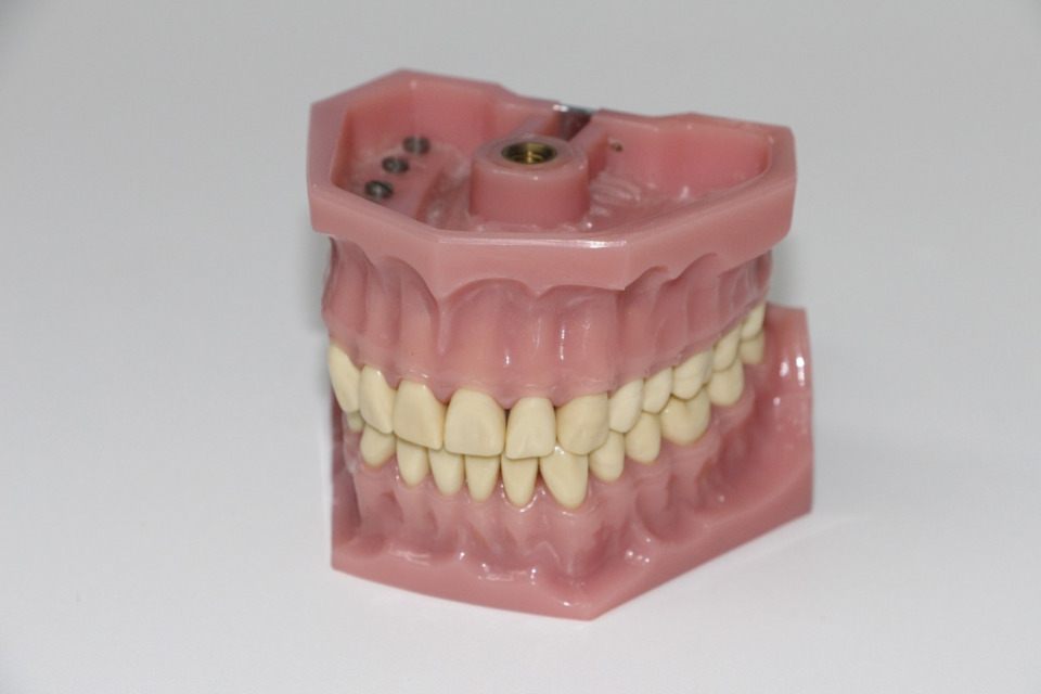 Hausmittel für gesunde und strahlende Zähne